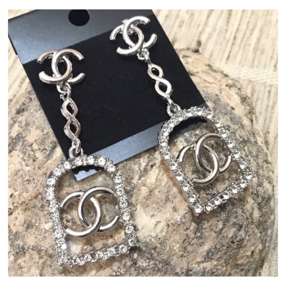 Fashionable White Silver Rhinestone Earrings